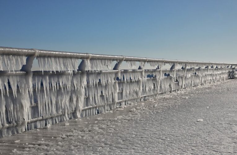 Ожеледиця та морози до -30&deg;: погода на початку тижня