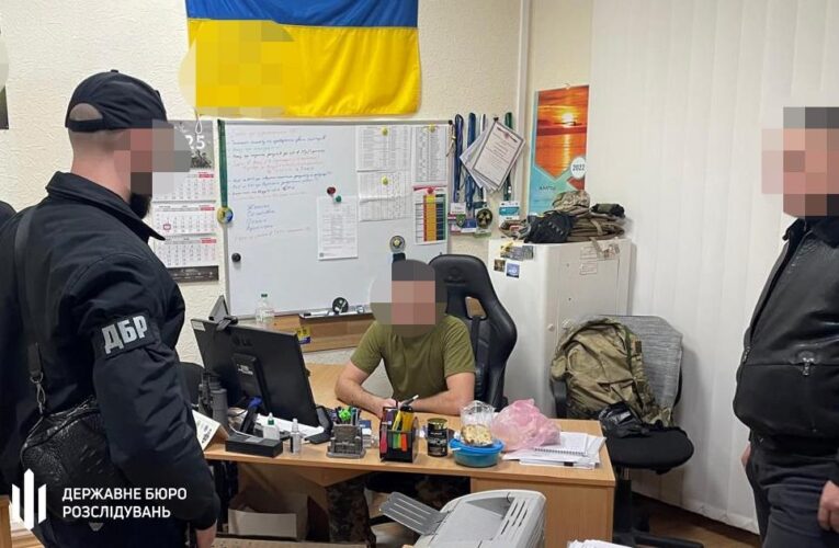 Підполковник ДПСУ заробив понад $1,5 млн на ухилянтах
