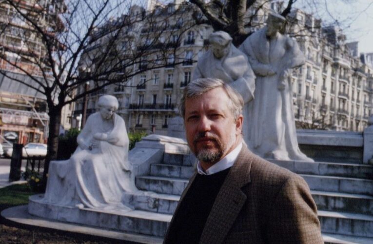 Помер відомий фантаст автор Гіперіона Ден Сімонс