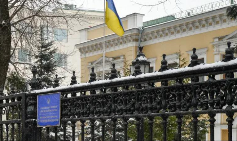 Посольство України у Москві оштрафували за енергоборги