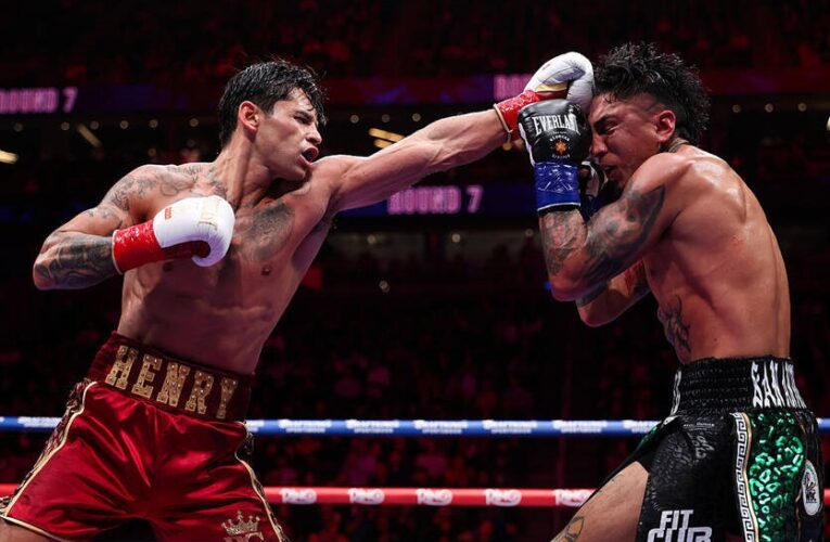 Повна перевага Гарсії у бою з Барріосом – відео