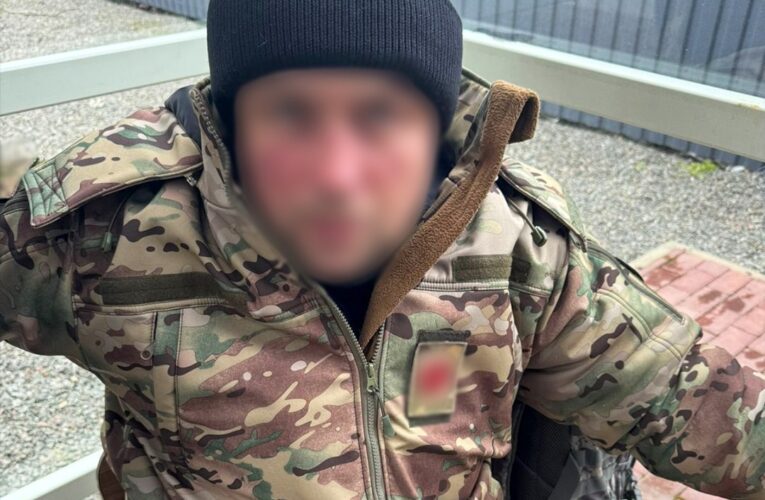 Продавав документи “агента СБУ” за $10 тисяч: в Одесі викрили шахрая