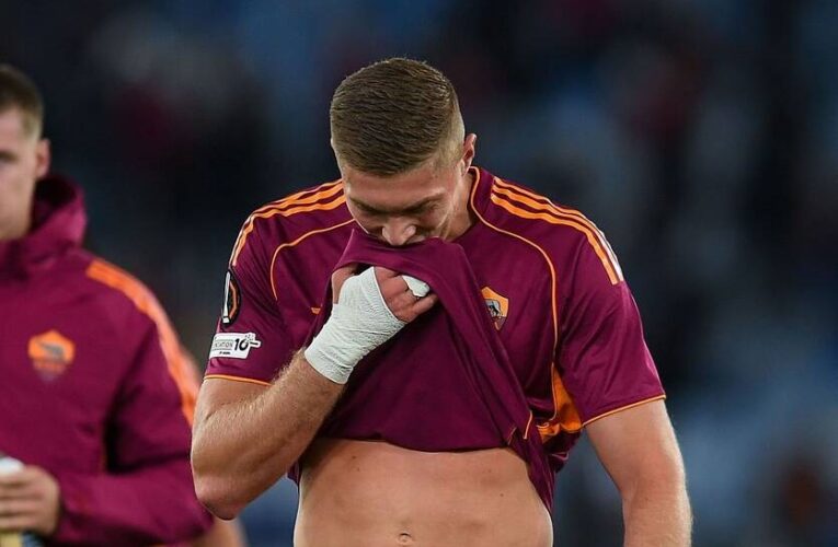 Рома планує виключити Довбика із заявки