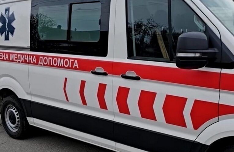 Росіяни вдарили по Херсону, є поранені серед цивільних