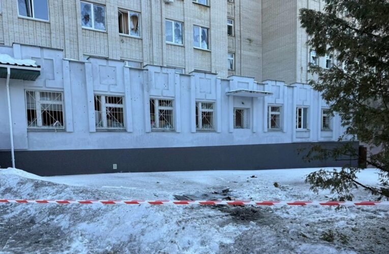Росіяни вдарили по лікарні в Сумах