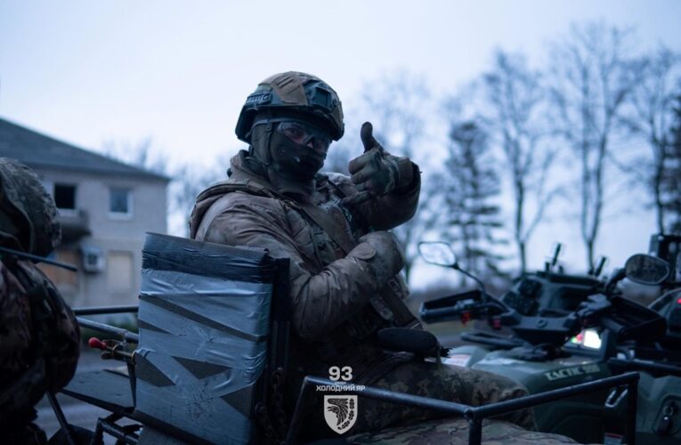 Сирський розповів про наступальні операції ЗСУ