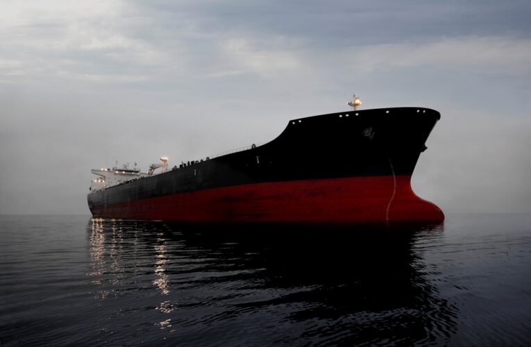Ставки фрахту супертанкерів злетіли через погрози США вдарити по Ірану