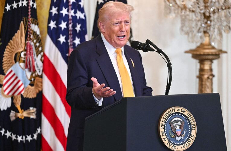 Трамп анонсував жорсткіші мита у відповідь на рішення Верховного суду США