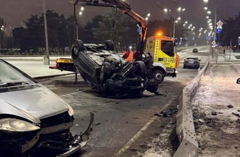Травми і ДТП: комунальникам дев’яти районів Києва оголосили про підозри