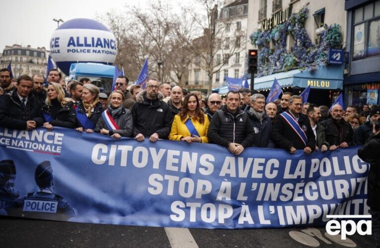 У Франції люди масово мітингують через недостатнє фінансування поліції