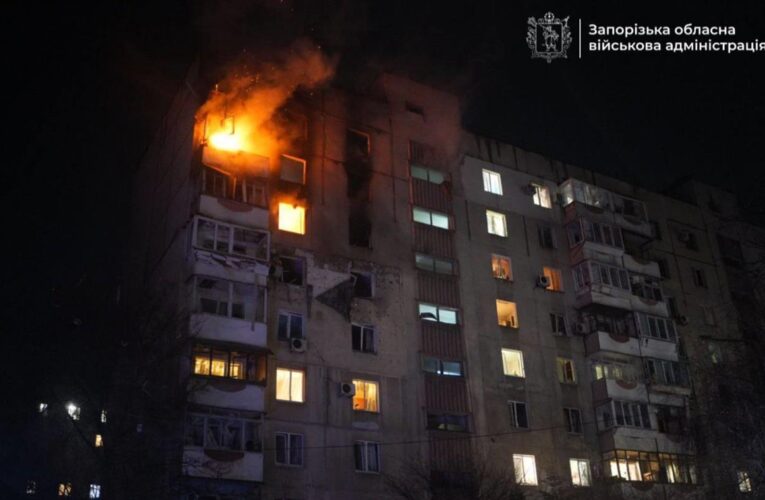 У Харкові і Запоріжжі палають багатоповерхівки