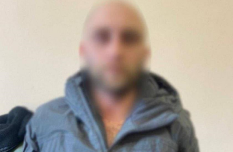 У Києві затримали іноземця, який в готелі побив чоловіка до втрати ока