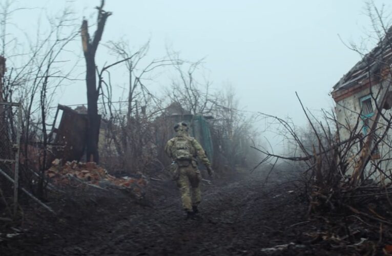 U2 презентували фільм на пісню Yours Eternally з бійцями Хартії