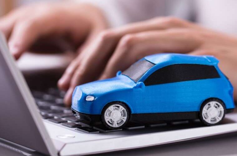 Удвічі дешевше ринку чоловік київської прокурорки Ткаченко задекларував елітні авто за заниженою вартістю