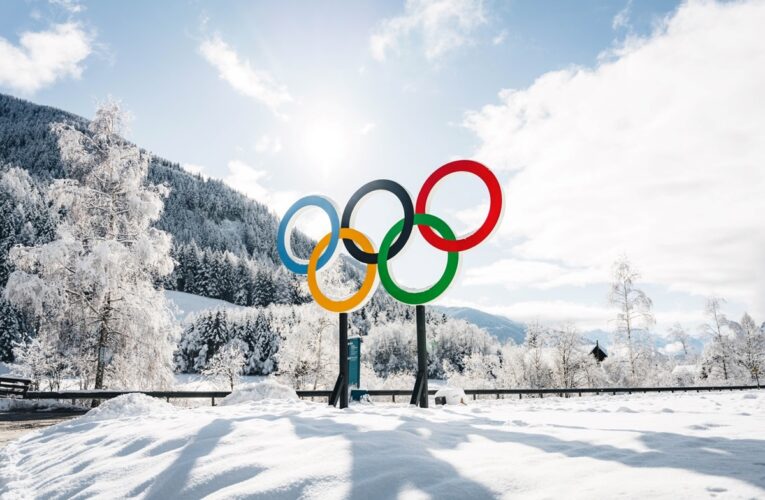 Українські спортсмени прибувають до олімпійських селищ Італії