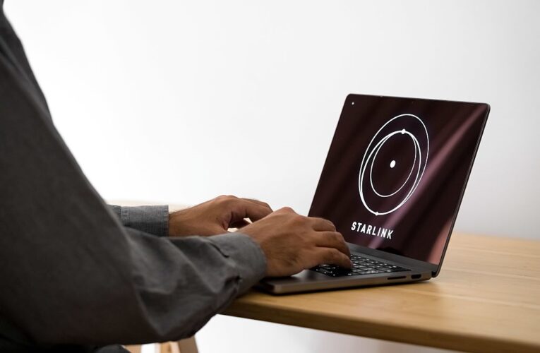 Українцям нагадали про необхідність реєструвати термінали Starlink