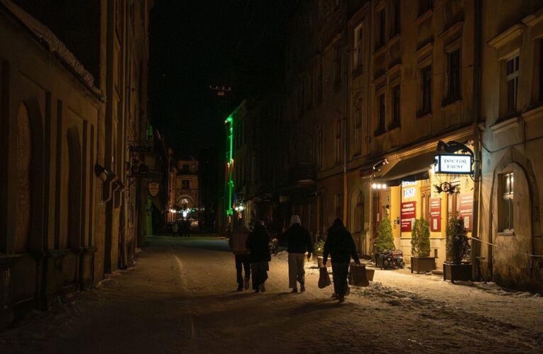 Укренерго повернуло відключення у всіх областях