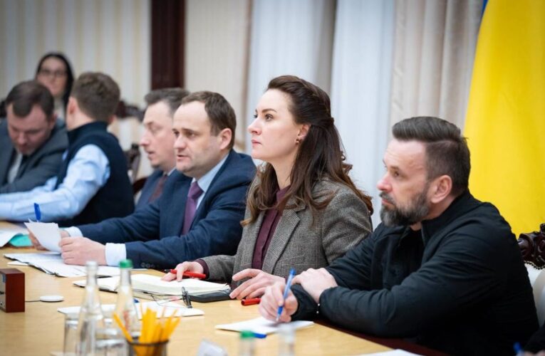 Уряд готує регіони до ударів РФ по енергетиці й після зими