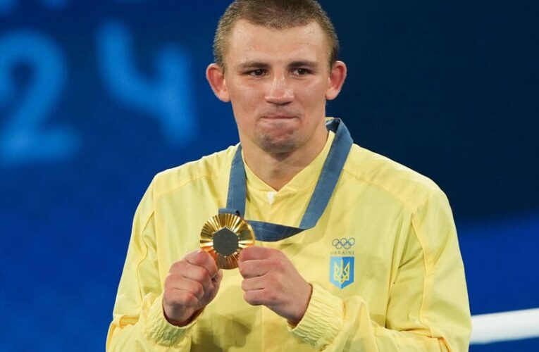 Усик як промоутер анонсує профі-дебют Хижняка