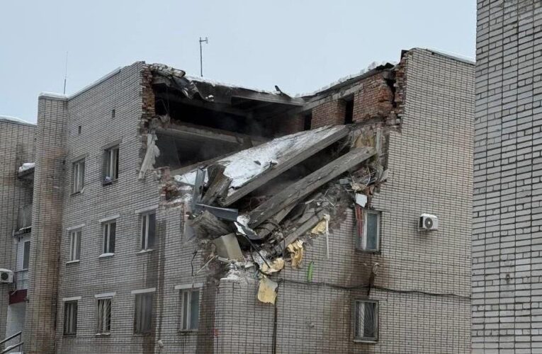 В РФ стався вибух у військовій комендатурі: рухнули два поверхи, є жертви