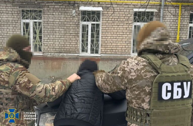 В Україні викрили сімох торгівців “трофейною” зброєю