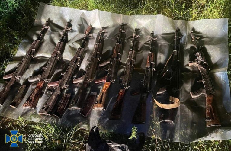 В Україні зірвали канал продажу “трофейної” зброї