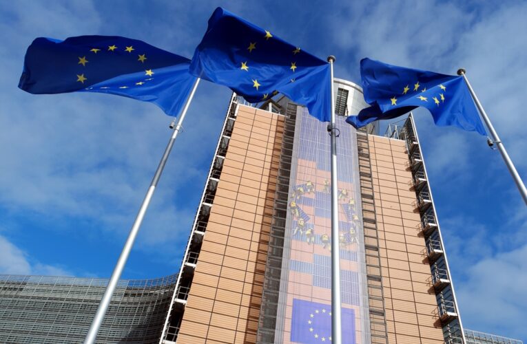 ЄС запропонує повну заборону нафти з Росії після виборів в Угорщині – ЗМІ