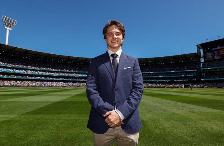 З новим шоломом Піастрі готовий до нового сезону