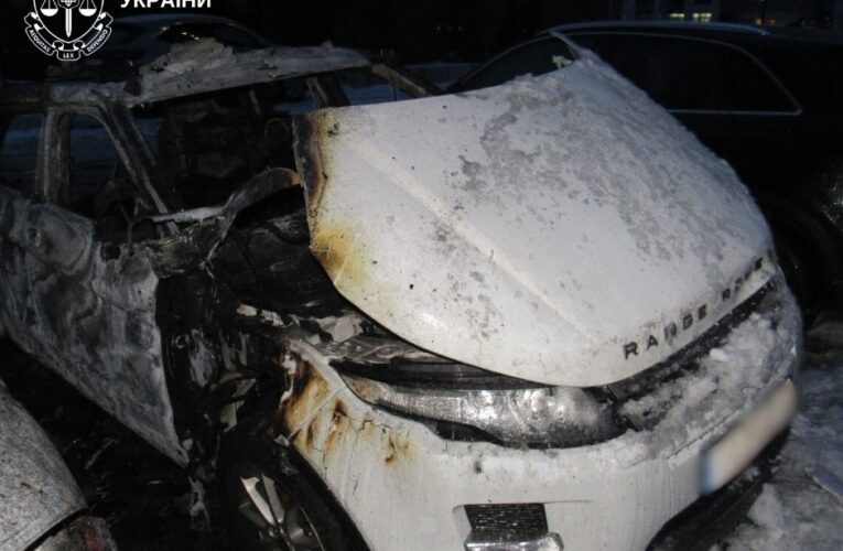 Затримано паліїв, які на замовлення нищили елітні авто у Києві