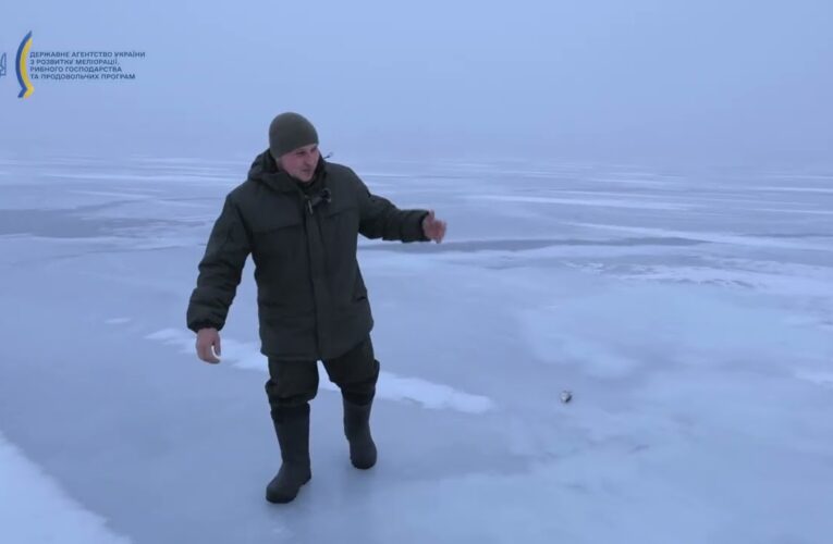 Оперативники Держрибагентства провели зимовий рейд кригою Кам’янського водосховища
