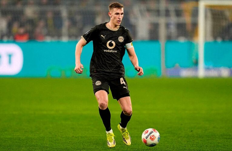 Боруссія вирішила питання контракту ключового захисника