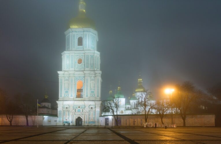 Часткові відключення світла продовжили на середу