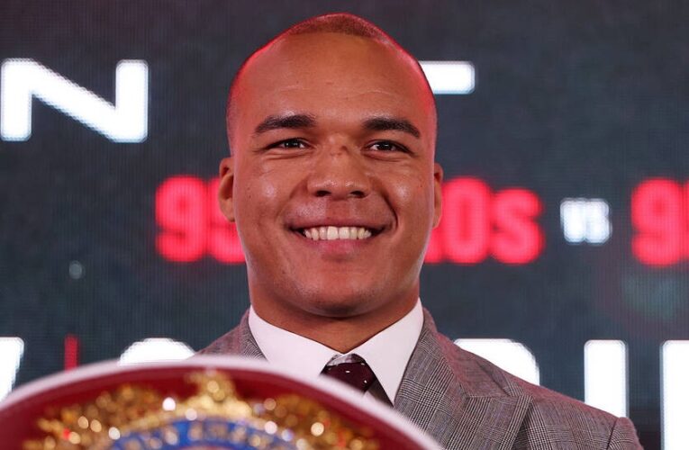 Чемпіон WBO зробив вибір між Усиком та Ітаумою