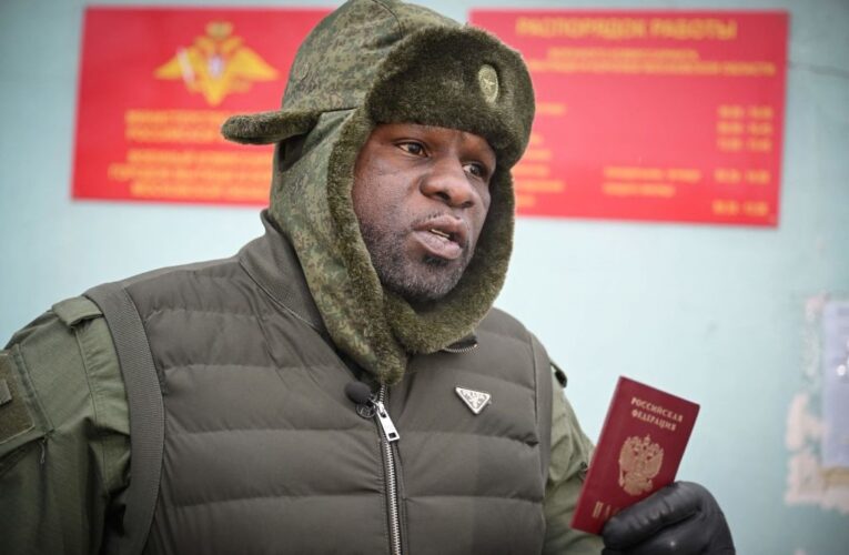 Число виданих паспортів РФ іноземцям впало до рекордного низького рівня