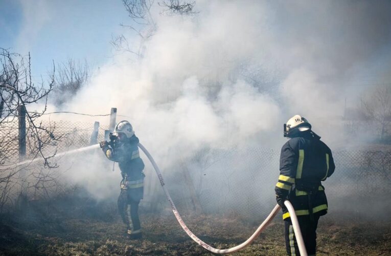 Дрони РФ масовано накрили передмістя Одеси