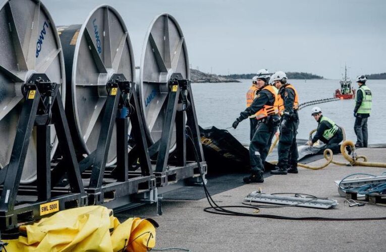 Фінляндія передала Україні обладнання для ліквідації розливів нафти