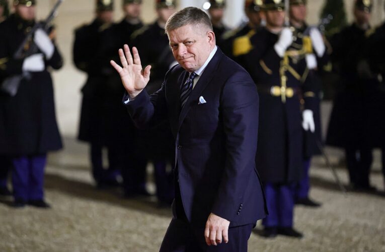 Фіцо узявся “визволяти” російських олігархів з-під санкцій ЄС