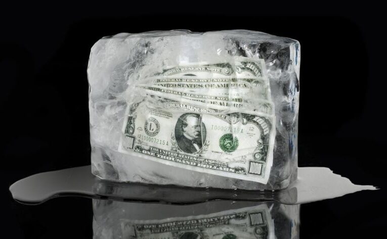 Гроші на війну скінчилися: Кремль іде ва-банк у судах за заморожені активи