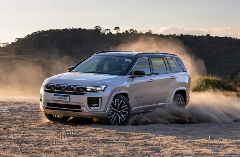 Jeep оновив Commander та готує гібридну версію кросовера