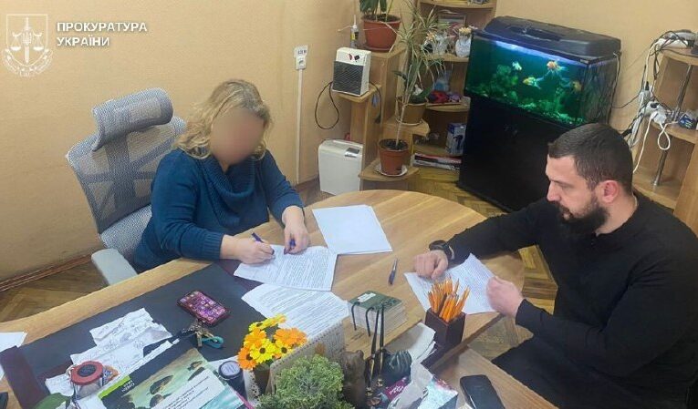 Катування дитини у Києві: соцпрацівниці загрожує до п’яти років