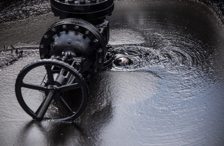 Країни МЕА почали вивільнення аварійних нафтових запасів