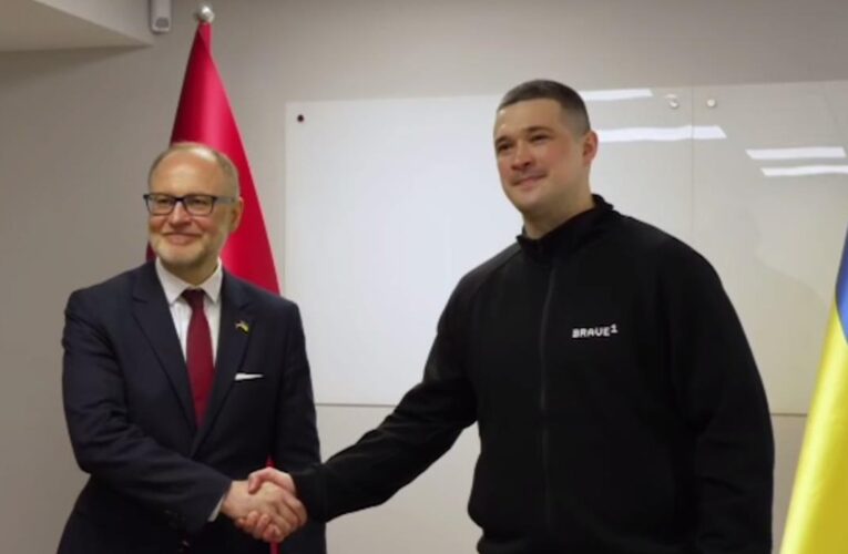 Латвія почала передавати Україні партії бойових бронемашин CVR(T)