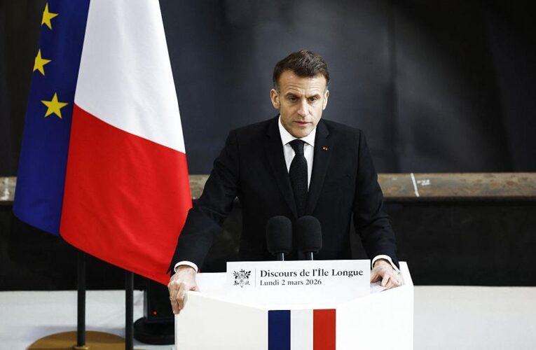 Макрон: Франція збільшить число ядерних боєголовок