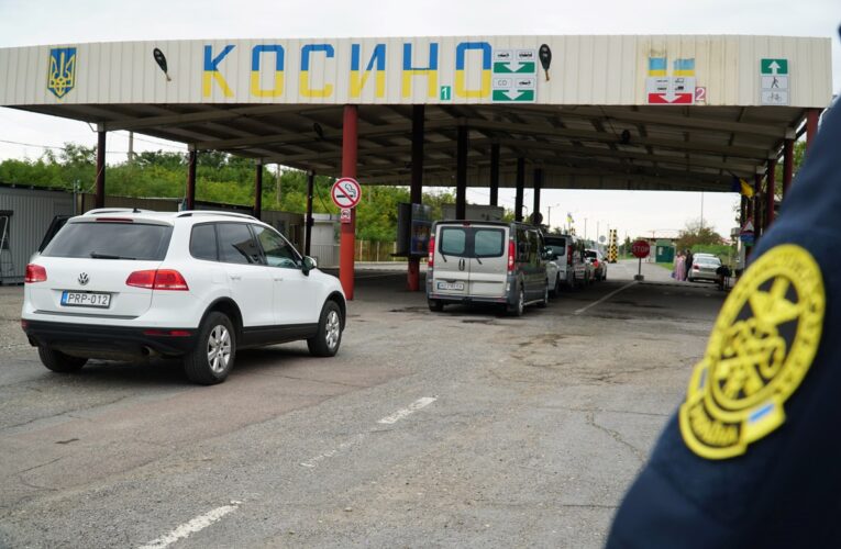 На кордоні з Угорщиною тимчасово не працюватиме один з пунктів пропуску