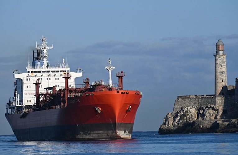 На Кубу доправили 100 тисяч тонн російської нафти