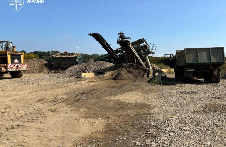 На Прикарпатті викрили нелегальний кар&rsquo;єр промислових масштабів