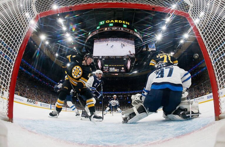 НХЛ: тріумфи Бостона, Тампи й Баффало