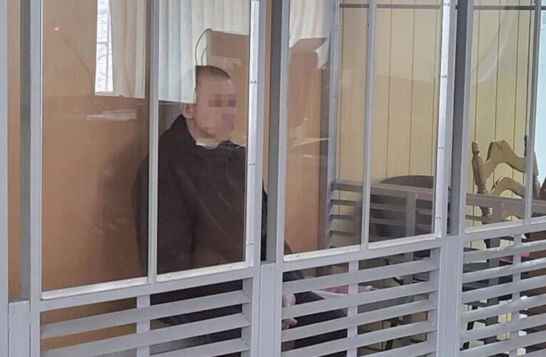 Отримав вирок вітчим, який ґвалтував двох неповнолітніх падчерок