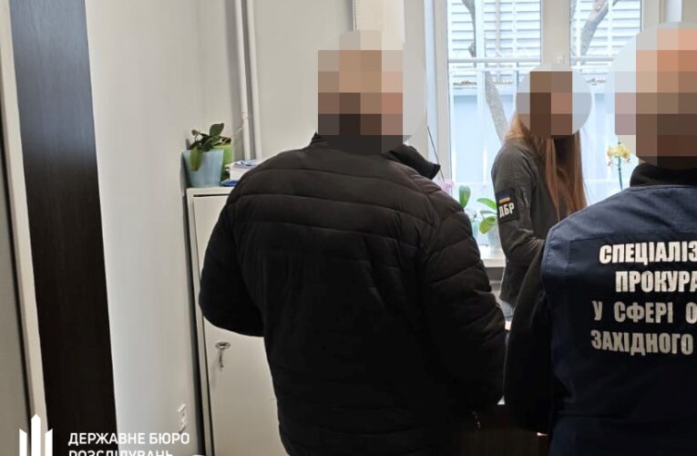 Підполковника ТЦК викрили на переплаті пального