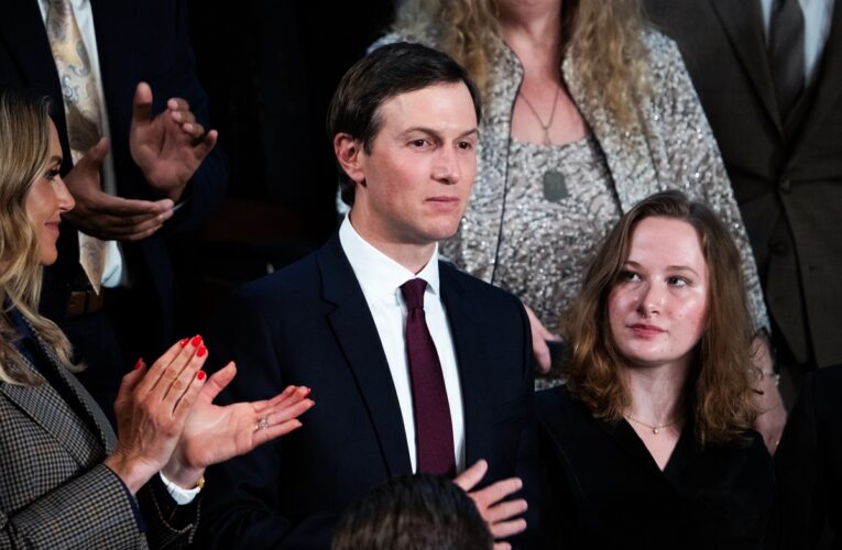 Працюючи посланцем США, зять Трампа збирає мільярди для своєї фірми